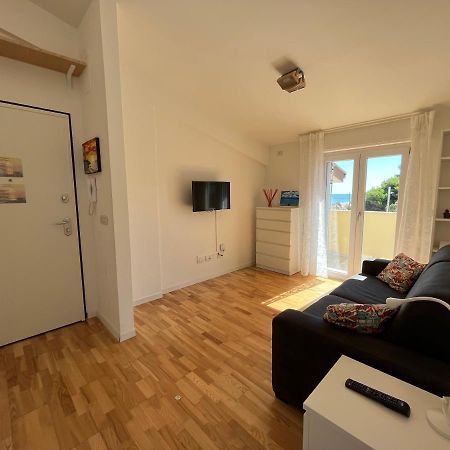 Sunrise Beach House - Sea View Apartment Montesilvano Ngoại thất bức ảnh