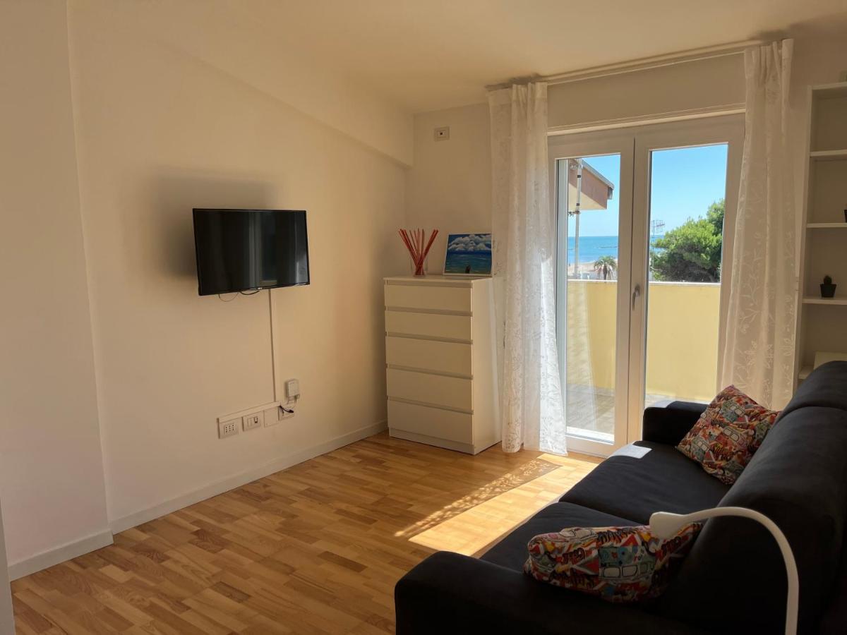 Sunrise Beach House - Sea View Apartment Montesilvano Ngoại thất bức ảnh